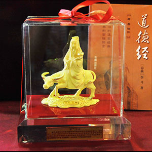 紫气东来黄金摆件